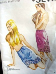 204 70s  LADIES HALF SLIP PATTERN SMALL-X LARGE