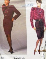 2539 Vogue OSCAR DELARENTA PANEL JACKET, SKIRT, LS BLOUSE PATTERN 8-12 Uncut