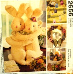2656 HUGGING PLUSH BUNNIES, WREATH, EMBRDRD EGGS PATTERN