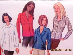 3256 LOOSE BLOUSE LENGTHS,BUTTONS/WRAP EZ PATTERN 8-18