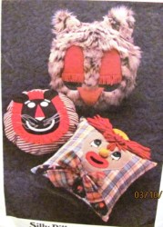 3418 70S SILLY SQUARE ROUND LION, OWL, CLOWN PILLOWS PATTERN