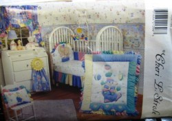 3972 CUTE NURSERY CIRCUS QUILT,LINENS,VALANCE,BAG PATTERN