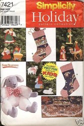 7421 SIMPLICITY  XMAS FELT NO SEW ORNAMENT, SKIRT, STOCKING, LAMB PATTERN