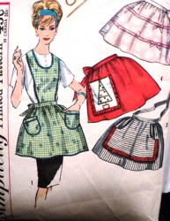 4213 SIMPLICITY 1 YARD ONE SIZE 1/2 OR BIB APRONS VINTAGE PATTERN