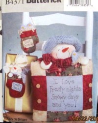 4371 FROSTY DAZE PILLOWS, ORNAMENTS CRAFTY PATTERN