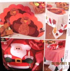 4617 HOLIDAY TABLECLOTH, PLACEMAT, LINENS SANTA  TURKEY PATTERN