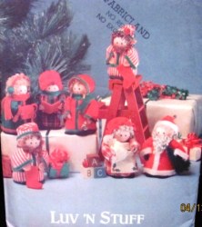 5600 XMAS 4'' MRS. MR. BABE SANTA, ELVES, CAROLLERS PATTERN