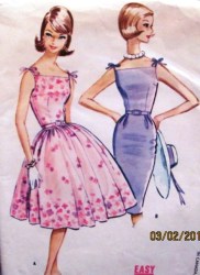 5857 1961 STRAPPY SLIM-FLARE DRESS,BOWS PATTERN 12 32''
