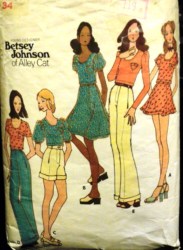6534 BETSEY JOHNSON SHORT TOP,FLIP SKIRT,PANTS,SHORTS PATTERN 12