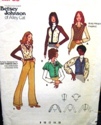6840 BETSEY JOHNSON PULLOVER/BUTTON BAND SWEATERS PATTERN 14 36''