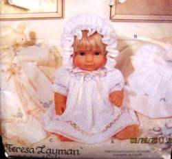 7402  VOGUE 14''-18'' BABY DOLL HEIRLOOM LAYETTE, SMOCKING PATTERN