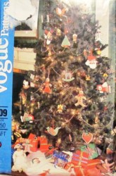8409 VOGUE XMAS 8 ORNAMENTS, SKIRT, STOCKINGS, 9''TREE ANGEL PATTERN