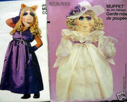 8723  MISS PIGGY DOLL, UNDIES, FLR DRESS, SHOES, BAG 2 PATTERNS