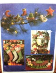 9207 79 XMAS TREESKIRT, ORNAMNTS, STOCKINGS, WREATH PATTERN