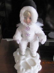 ASHTON DRAKE CUTEST ANGEL SNOWBABY PORCELAIN DOLL 1990S, BOX 223