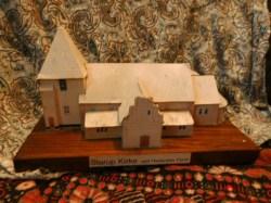 9 x 8" STARUP KIRKE VED HADERSLEY FJORD DANISH PAPER CARDBOARD BUILDING ON WOOD BASE